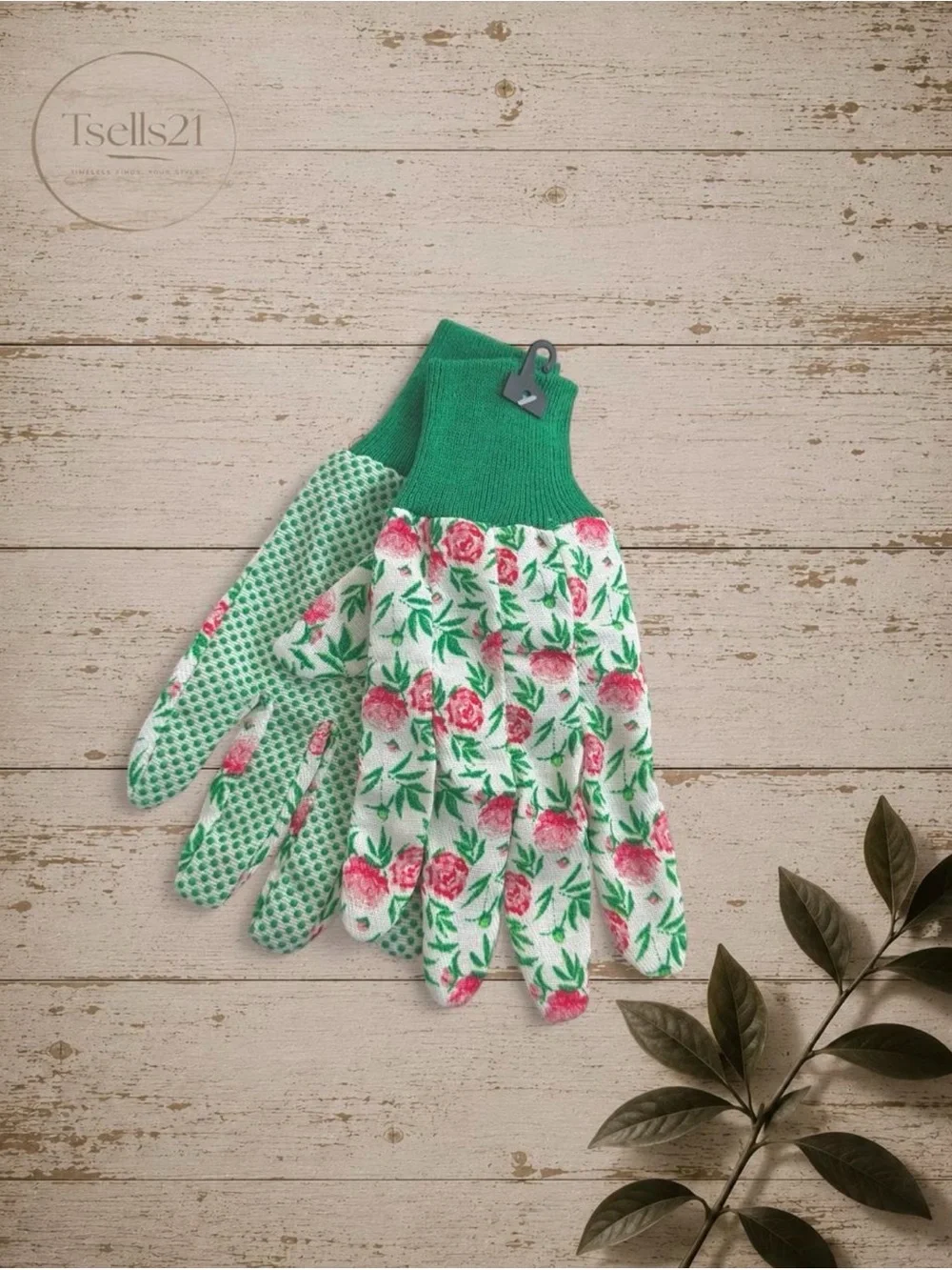 Floral Garden Gloves in Green and Pink